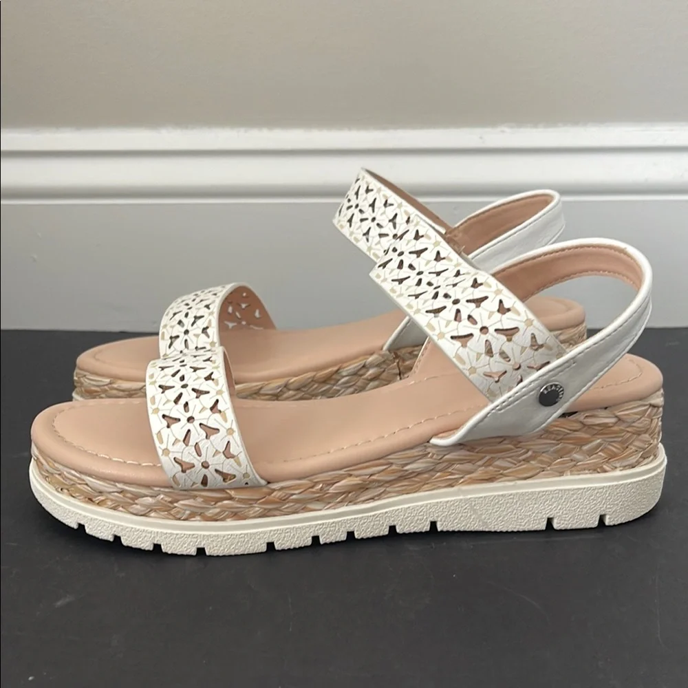 NWT Reaction Kenneth Cole Big Kids White Laser-Cut Slingback Platform Sandals 5